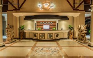 Лобби или стойка регистрации в Oasis Hotel Restaurant & Spa +37 фотографий