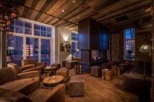 Ein Sitzbereich in der Unterkunft Arkadenhaus - Hotel Freiherr von Schwarzenberg