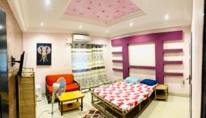 Posezení v ubytování Beautiful luxury room Aci 2000 Hamdallaye