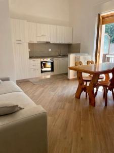 Nhà bếp/bếp nhỏ tại Nuovo Appartamento nel cuore delle alpi marittime