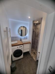 Ένα μπάνιο στο Un appartement charmant à deux pas de Paris !