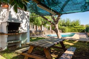 The swimming pool at or close to Bungalows ses malves