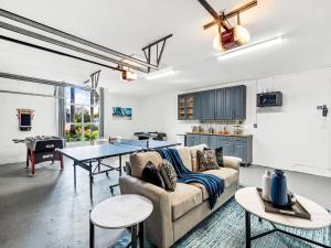 Et opholdsområde på Villa wpool games BBQ