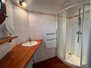 Afbeelding uit fotogalerij van Le Clos Marin - Belle maison avec Dépendance in Saint-Cast-le-Guildo