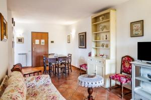 TV a/nebo společenská místnost v ubytování Agriturismo Bio Fattoria Casetta