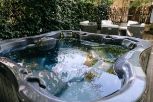 Fotografie z fotogalerie ubytování 84B7 - Accommodation in a charming 18th century farmhouse v destinaci Althen-des-Paluds