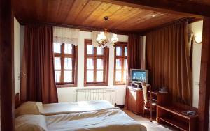 TV a/nebo společenská místnost v ubytování Chakarova Guest House