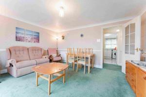 Køkken eller tekøkken på High Tide - Norfolk Cottage Agency