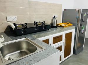 Η κουζίνα ή μικρή κουζίνα στο Ceylon Seascape Villa +35 φωτογραφίες