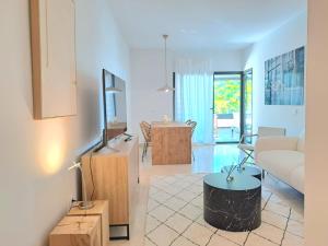 Billede fra billedgalleriet på Noctua Flamingos 027 i Estepona