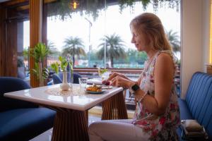 Hosté ubytování UMET Seaview Hotel with Free Airport Pick up and Drop T&C Apply