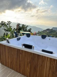 Loodusmaastik puhkemaja lähedal