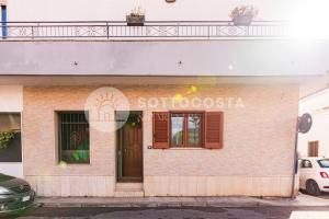 Το κτήριο όπου στεγάζεται  το διαμέρισμα