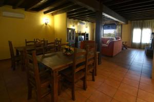 A seating area at El Rincon Del Villar
