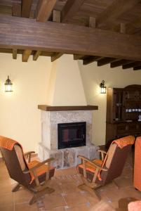A seating area at El Rincon Del Villar