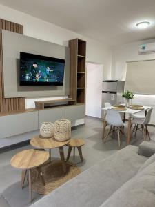 Μια τηλεόραση ή/και κέντρο ψυχαγωγίας στο Departamento en San Juan