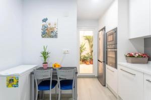 Kuchyňa alebo kuchynka v ubytovaní Spacious apartment in El Campello, 120 m², shared pool