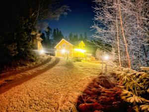 Fotografie z fotogalerie ubytování The Nordby Cabin - 3 minutes from E6 v destinaci Strömstad