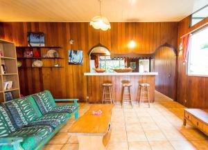 Kuchyň nebo kuchyňský kout v ubytování Pension TE MITI - PLAGE-BEACH 200m - Mahana Parc & Vaiava Beach pk18 - B&B CHAMBRES ou DORTOIR