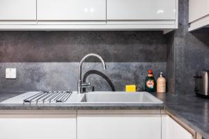 Η κουζίνα ή μικρή κουζίνα στο Stylish 1 Bedroom Retreat in North London +26 φωτογραφίες