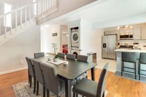 Η κουζίνα ή μικρή κουζίνα στο Family fun at Casa Ledges