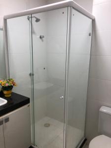 Ένα μπάνιο στο Apartamento em alter do chão 2 quartos