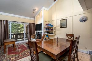 Χώρος καθιστικού στο Well Kept Condo CS#3 - Pets OK
