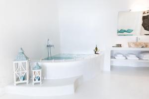 Uma casa de banho em Maregio Suites
