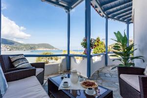 Imagen de la galería de Karavos Sea View Apartments, en Skopelos Town