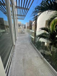 Galería fotográfica de Spacious apartment 1 block from the beach en Playa del Carmen