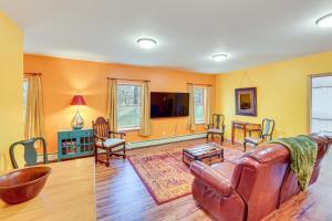 โทรทัศน์และ/หรือระบบความบันเทิงของ Near Historic Sites Bright Hyde Park Guest Suite