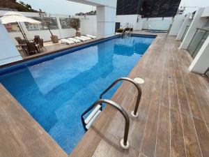 Hồ bơi trong/gần Suite Riverfront Puerto Santa Ana