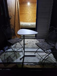 Patio nebo venkovní prostory v ubytování Blue Moon Cabin