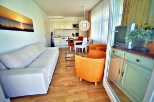 Küche/Küchenzeile in der Unterkunft Ferienwohnung Binzer Strandgut im Haus Jahreszeiten Binz