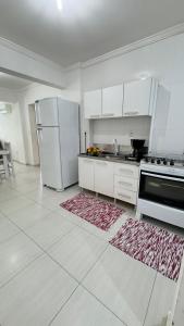 Gallery image of Apto das Orquídeas- 3 Quartos - Apto espaçoso,confortável com 2 sacadas de frente para avenida principal! in Piratuba +18 photos