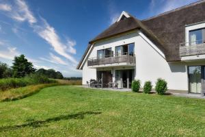 Το κτήριο όπου στεγάζεται  το διαμέρισμα +2 φωτογραφίες