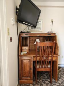 TV a/nebo společenská místnost v ubytování hi way motel