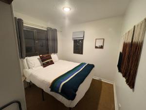 Three Pines Cabins客房内的一张或多张床位