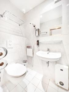 Ein Badezimmer in der Unterkunft WAGNERS Hotel im Frankenwald