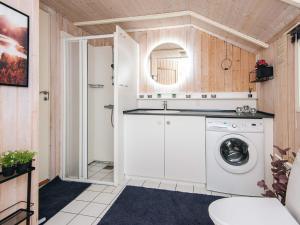 Kuchyň nebo kuchyňský kout v ubytování Holiday home Ansager XLI