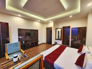 Televisyen dan/atau pusat hiburan di Royal cedar Retreat +59 gambar