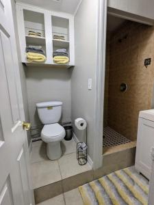Ванная комната в Private Poolside 5BR