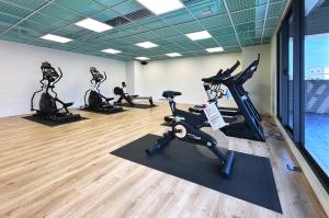 Fitness centrum a/nebo fitness zařízení v ubytování 晶盈親旅大酒店