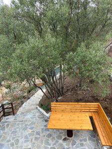 Zahrada ubytování Mountain Glamping Cabin With Kids Playground and Pool