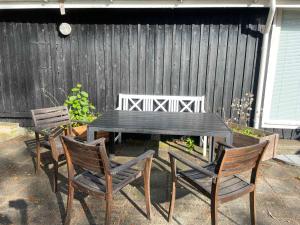 Zdjęcie z galerii obiektu Unique, Artistic House With Fjord View w mieście Holbæk