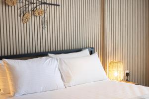 Postel nebo postele na pokoji v ubytování Wonderful Whole Apartment in Sharjah - Aura + 15 fotografií