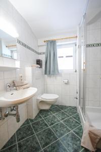 Ένα μπάνιο στο Ferienwohnung Königsleiten 121b - Top 4