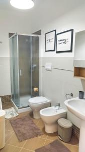 Ένα μπάνιο στο Residence Spiaggia Centro - Aria Condizionata Wi-Fi&SelfCheck-In - Sole&Mare Home