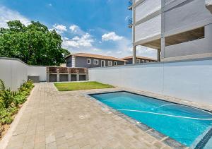 Πισίνα στο ή κοντά στο Retreat in Randburg - The Base Apartments, Ferndale