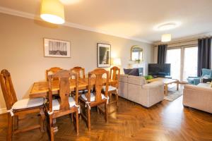 The Picasso - Trendy 2 bd Ap- Dublin 4 - Super Fast WIFI的休息区